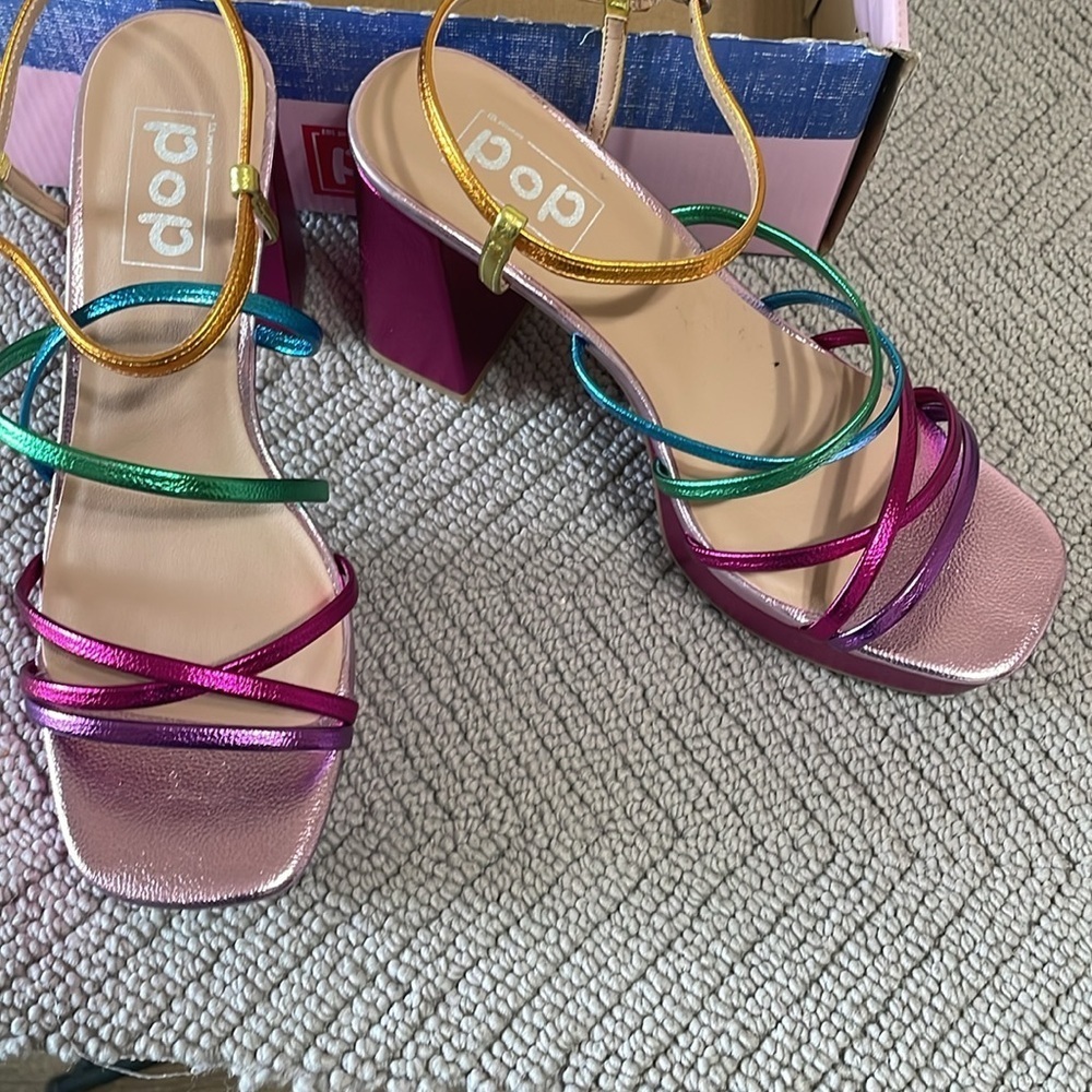 NEW -POP Strappy Sandals